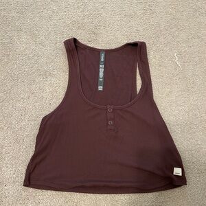 Vuori cove crop tank
